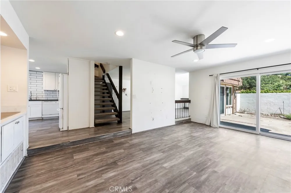 22242 Germain St #7 Chatsworth, CA 91311