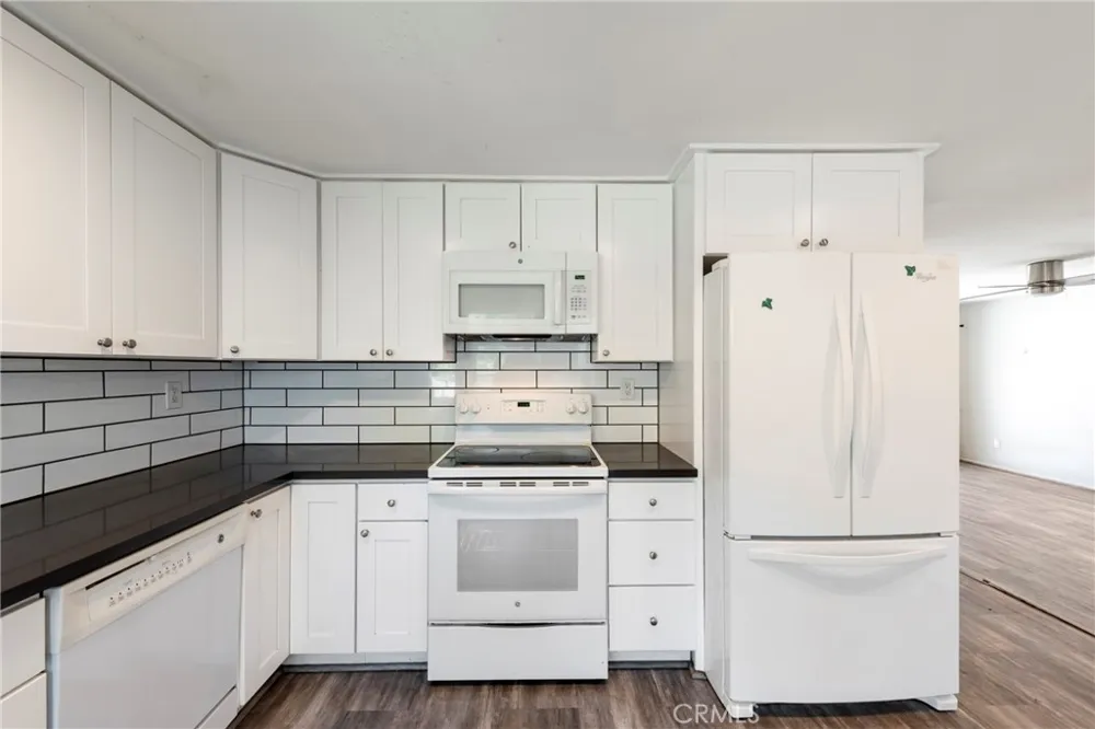 22242 Germain St #7 Chatsworth, CA 91311