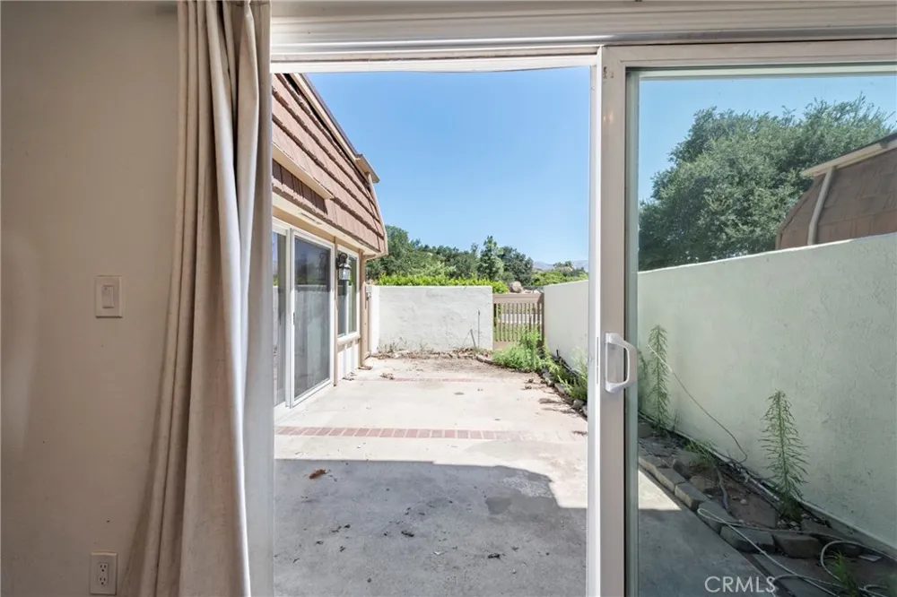 22242 Germain St #7 Chatsworth, CA 91311