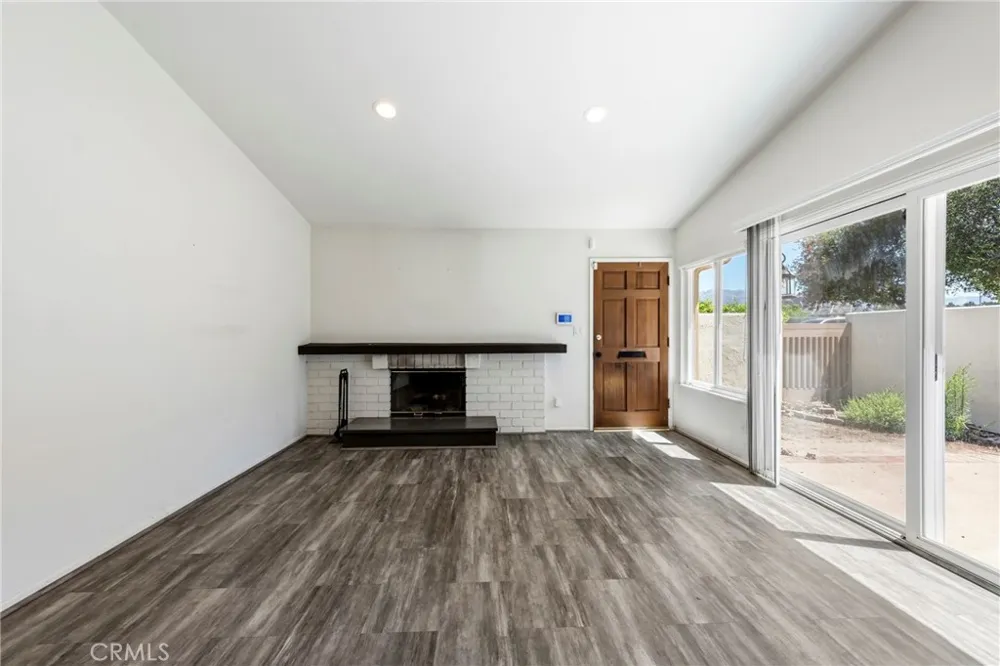 22242 Germain St #7 Chatsworth, CA 91311