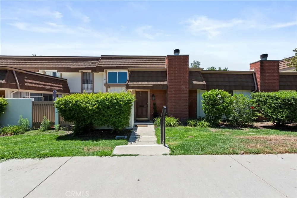 22242 Germain St #7 Chatsworth, CA 91311