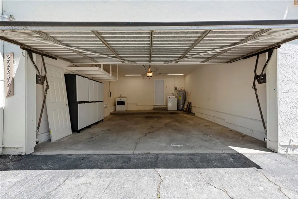 22242 Germain St #7 Chatsworth, CA 91311