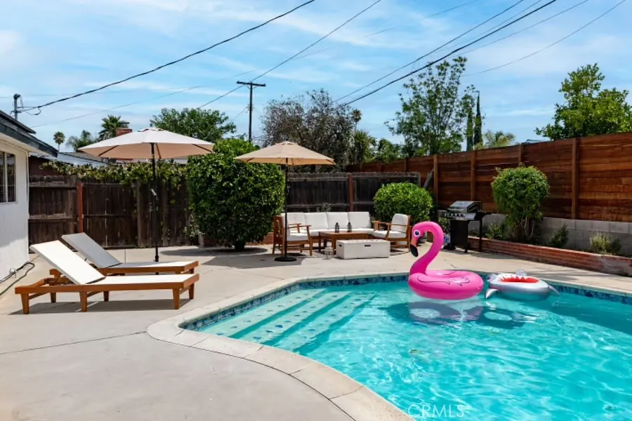 20660 Lemay Street Winnetka, CA 91306