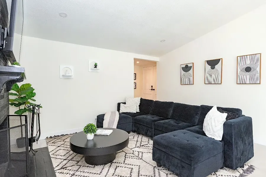20660 Lemay Street Winnetka, CA 91306