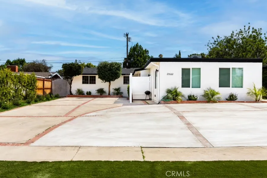 20660 Lemay Street Winnetka, CA 91306