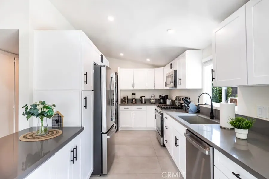 20660 Lemay Street Winnetka, CA 91306