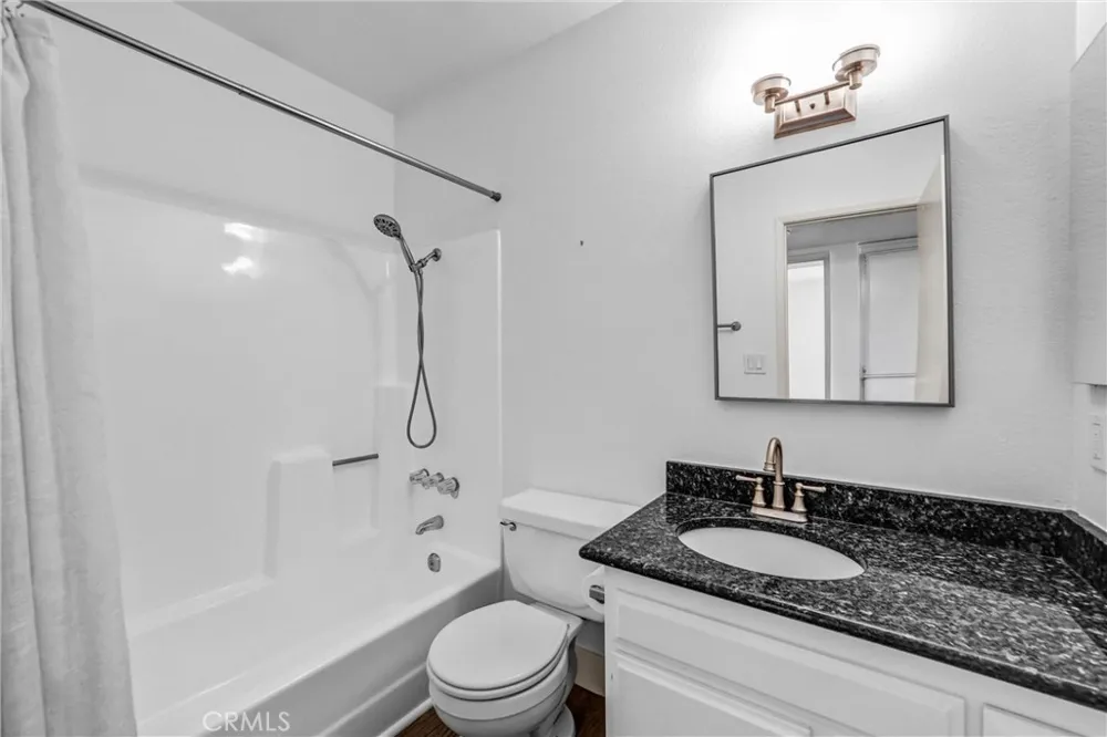 5805 Whitsett Avenue #201 Valley Village, CA 91607