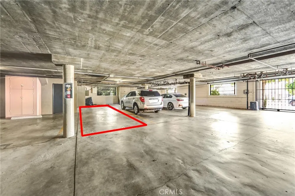 5805 Whitsett Avenue #201 Valley Village, CA 91607