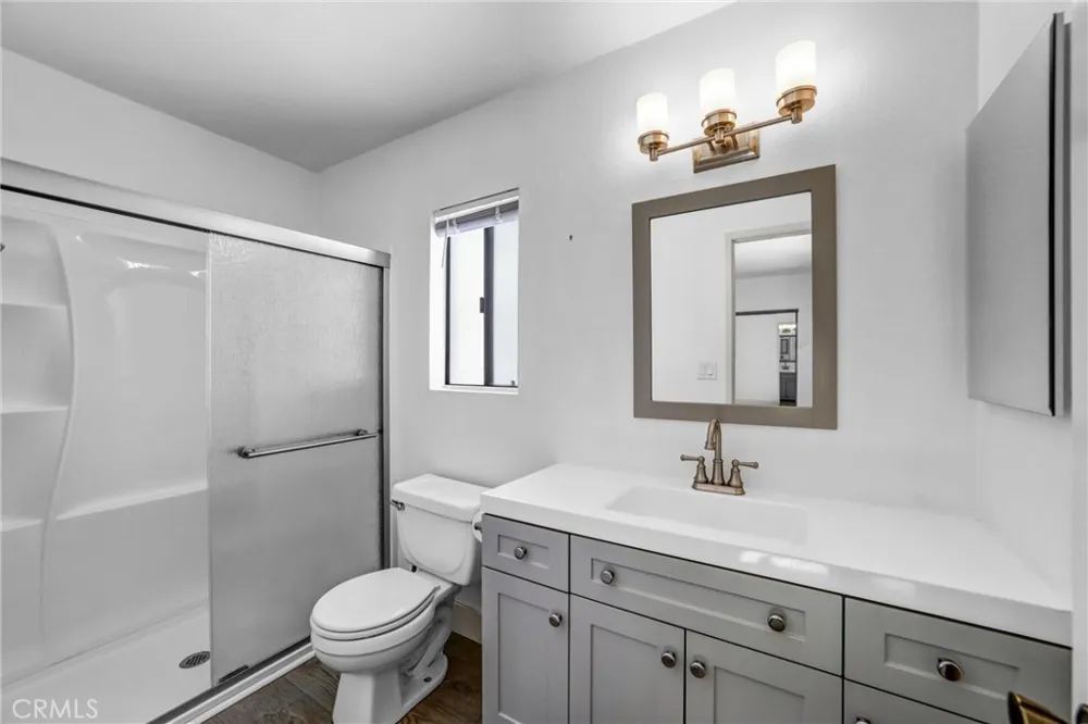 5805 Whitsett Avenue #201 Valley Village, CA 91607