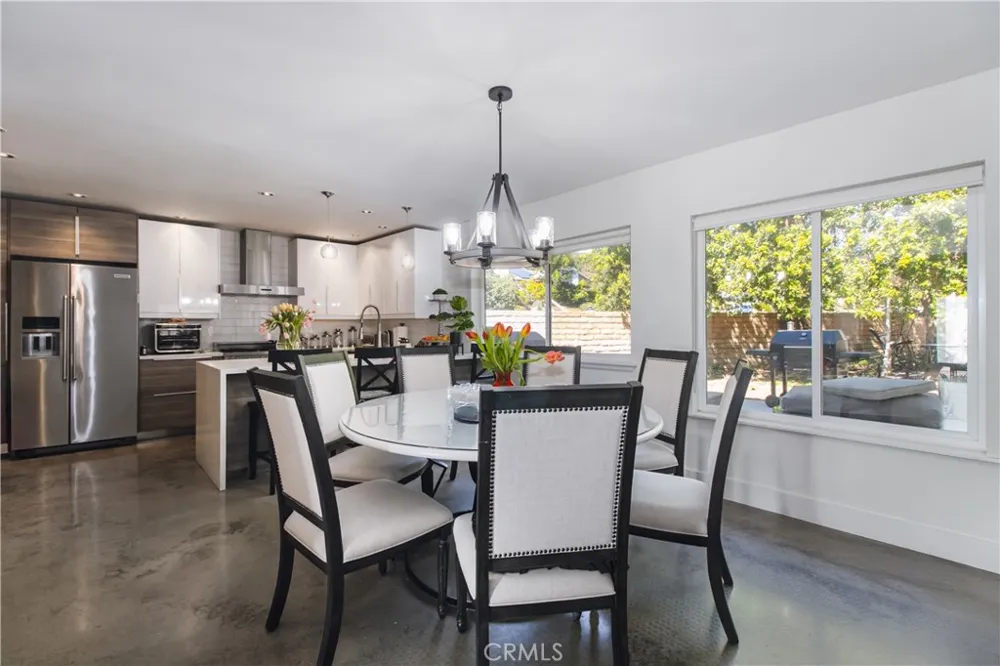 19865 Hiawatha Street Chatsworth, CA 91311
