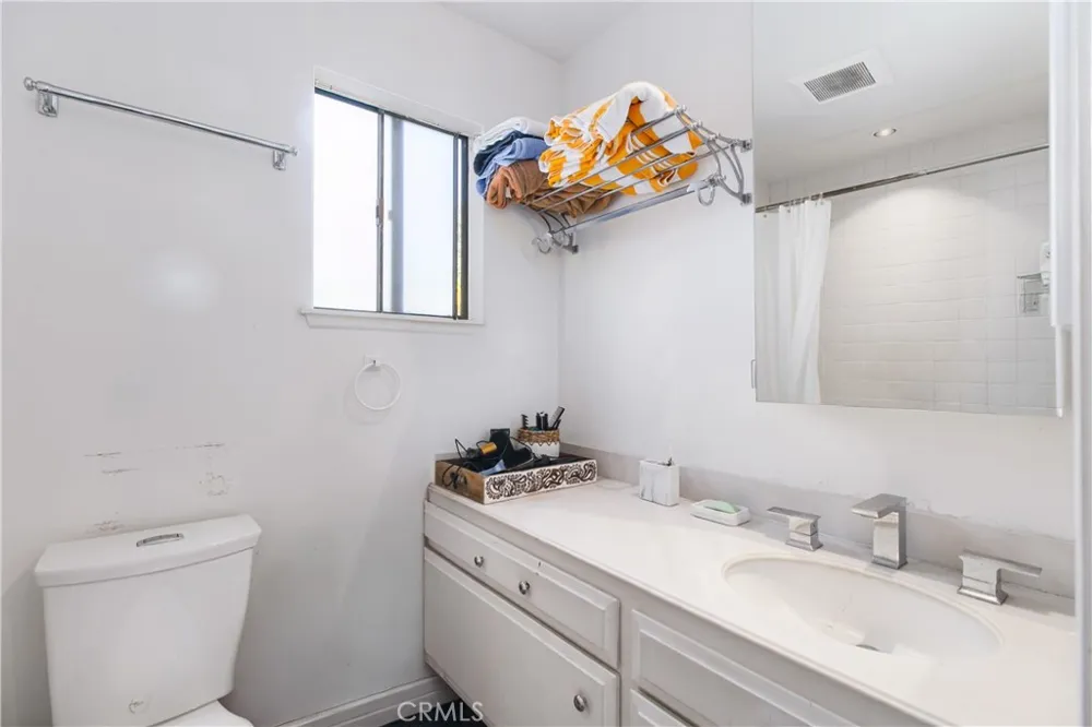 19865 Hiawatha Street Chatsworth, CA 91311