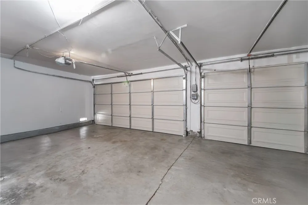 19865 Hiawatha Street Chatsworth, CA 91311