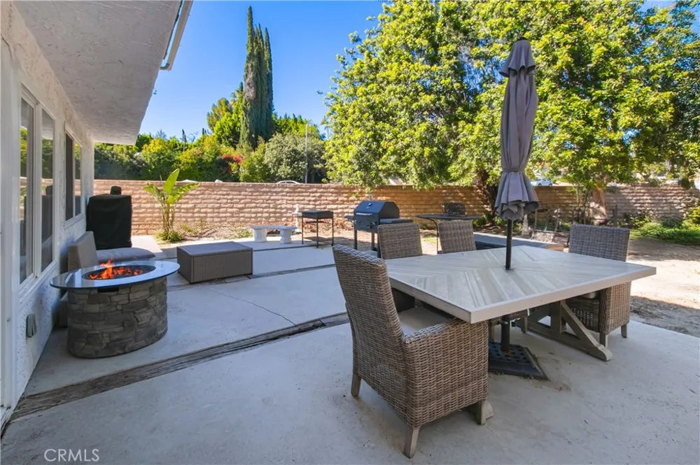 19865 Hiawatha Street Chatsworth, CA 91311