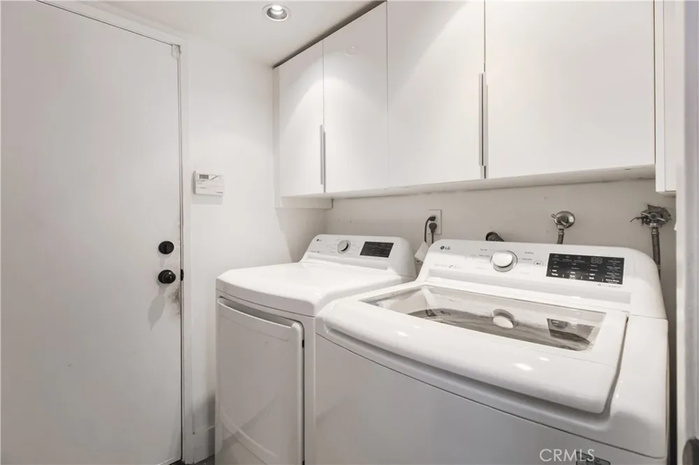 19865 Hiawatha Street Chatsworth, CA 91311