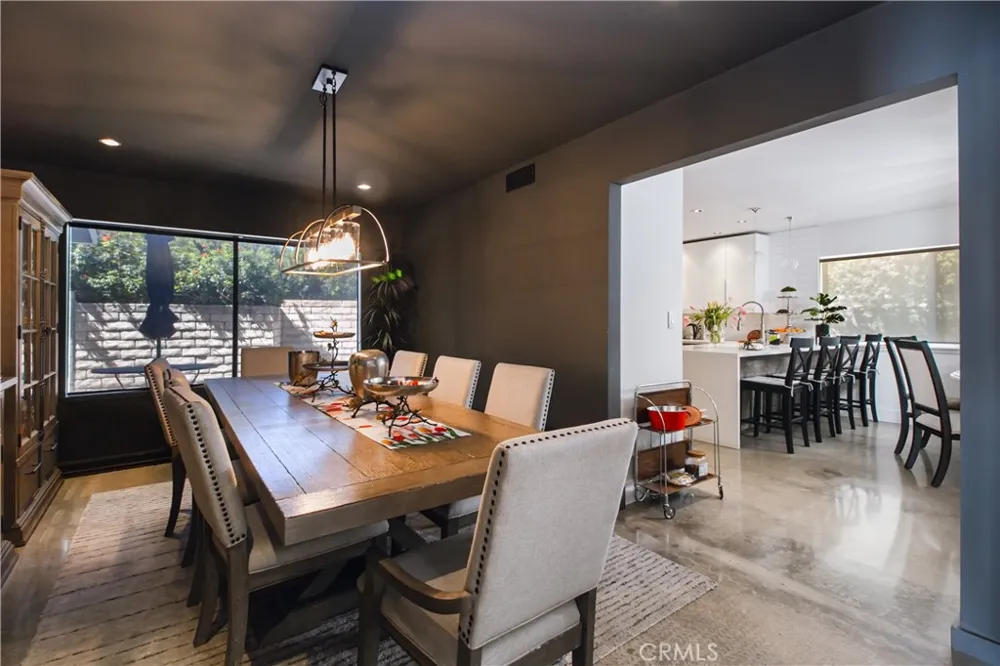 19865 Hiawatha Street Chatsworth, CA 91311