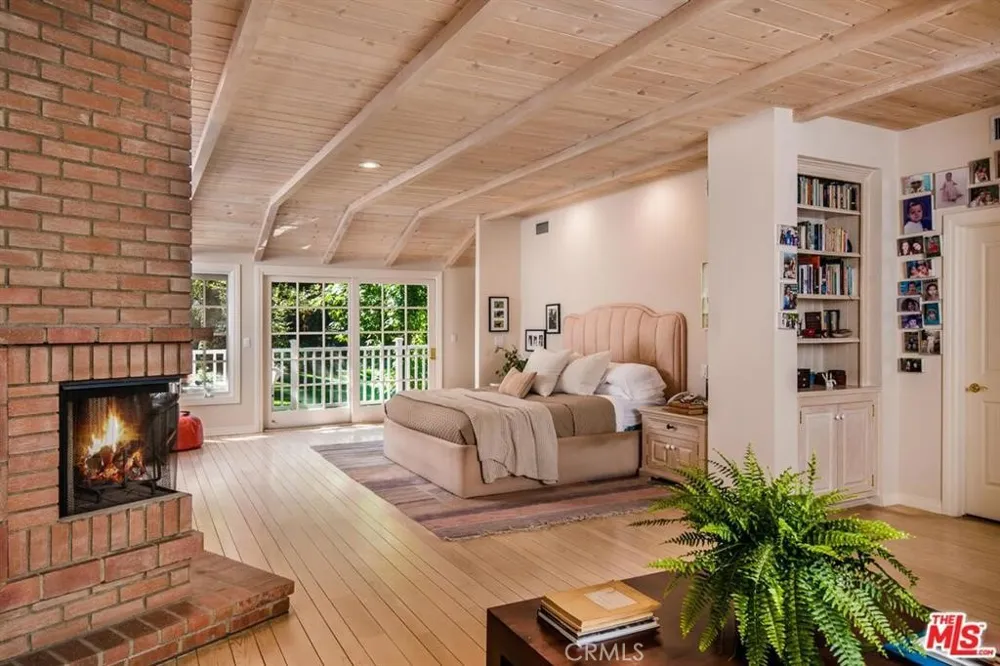 5255 ROUND MEADOW ROAD Hidden Hills, CA 91302