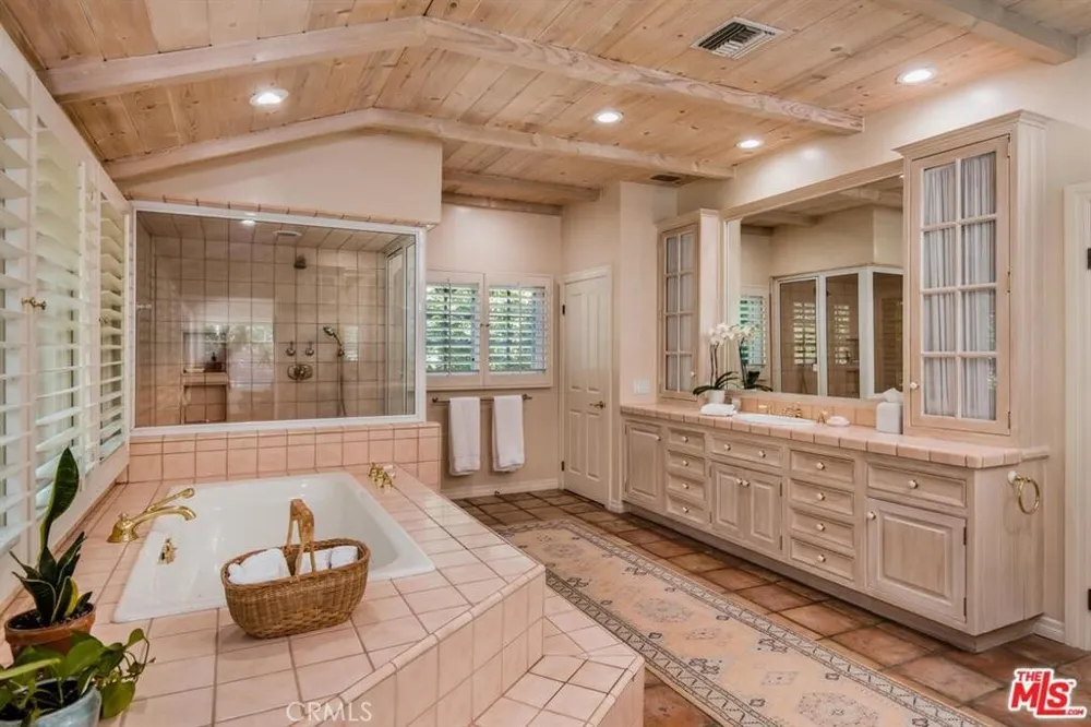 5255 ROUND MEADOW ROAD Hidden Hills, CA 91302