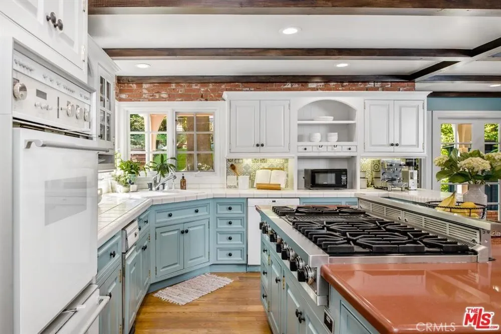 5255 ROUND MEADOW ROAD Hidden Hills, CA 91302
