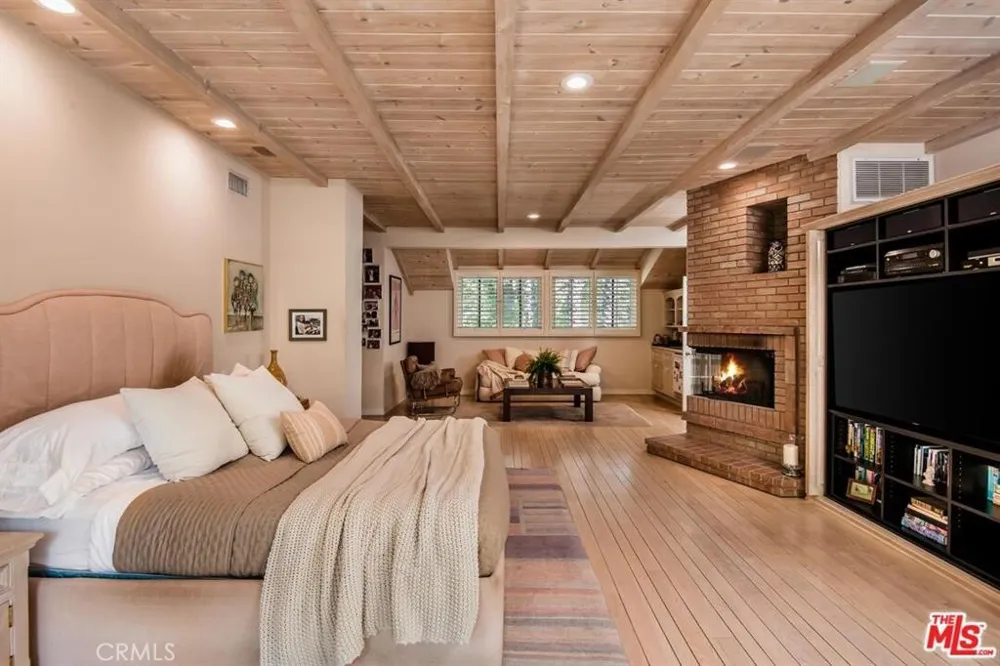 5255 ROUND MEADOW ROAD Hidden Hills, CA 91302