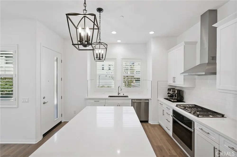 27367 Thunder Ridge Court Valencia, CA 91381
