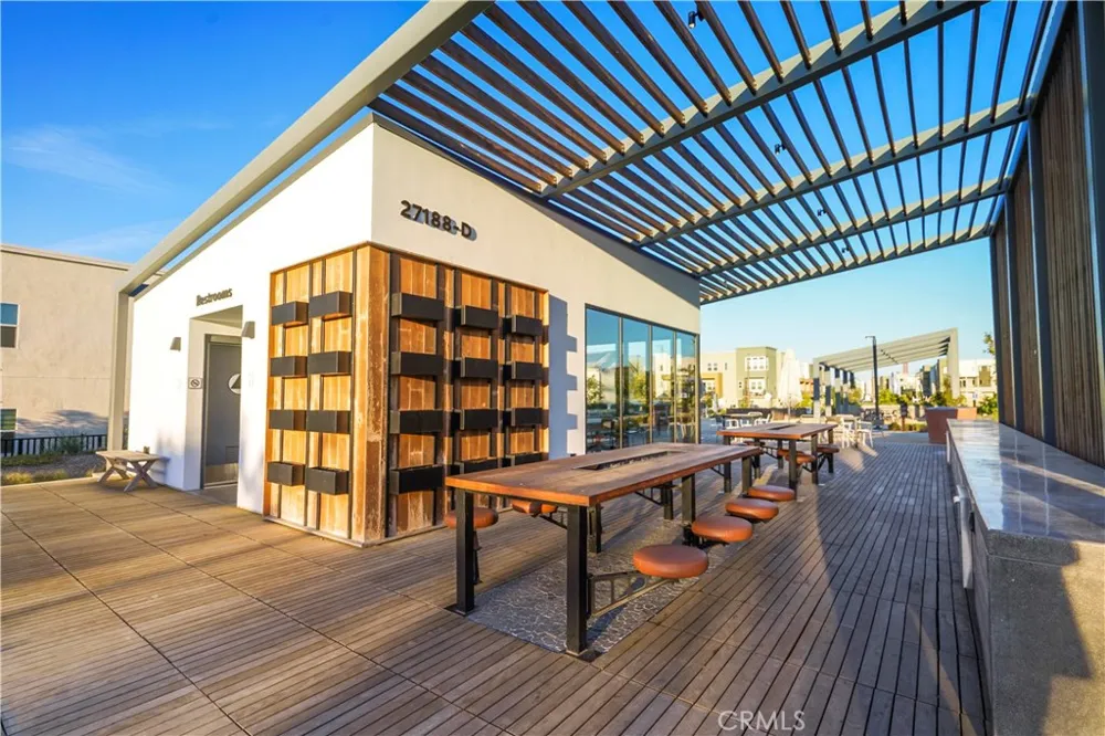 27367 Thunder Ridge Court Valencia, CA 91381