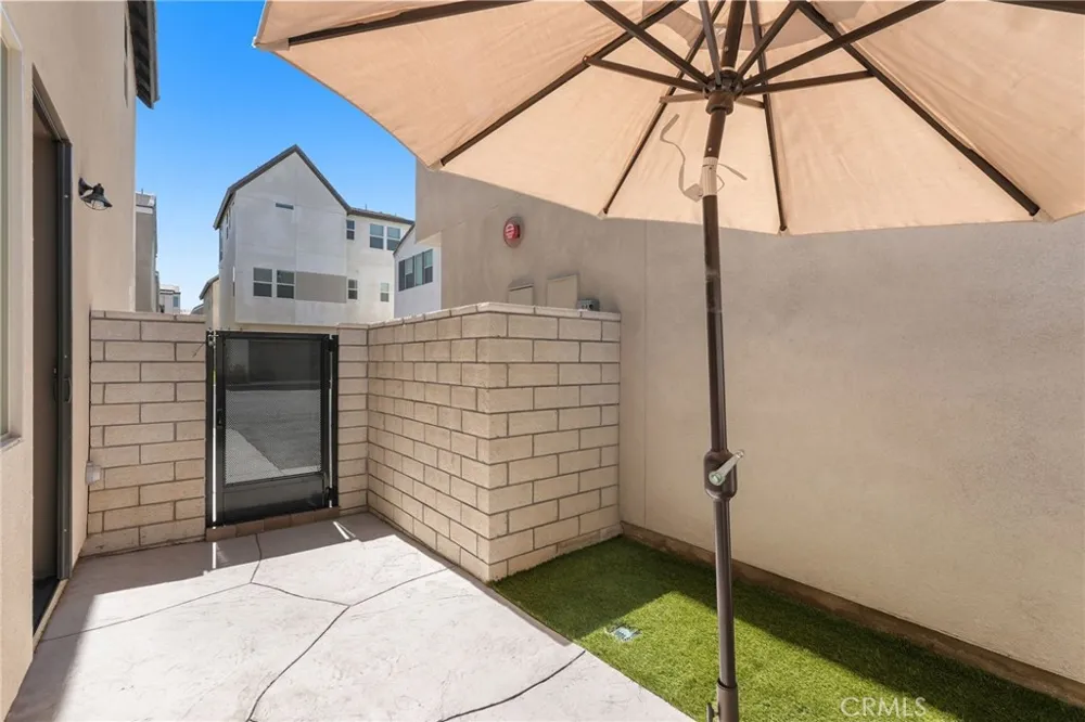27367 Thunder Ridge Court Valencia, CA 91381