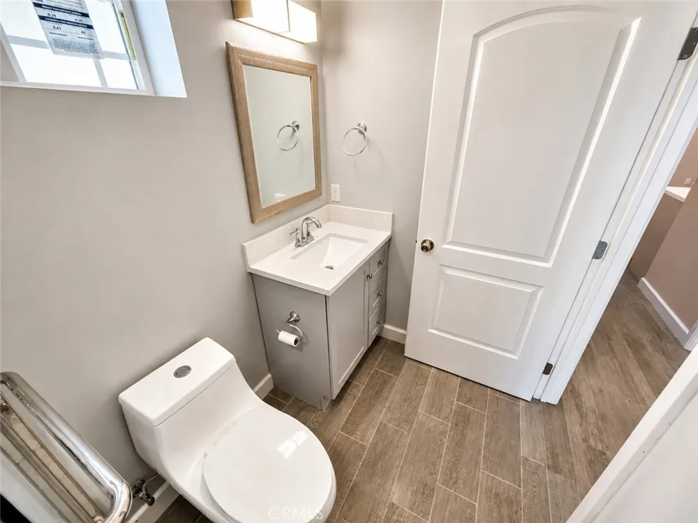 7645 Amestoy Lake Balboa, CA 91406