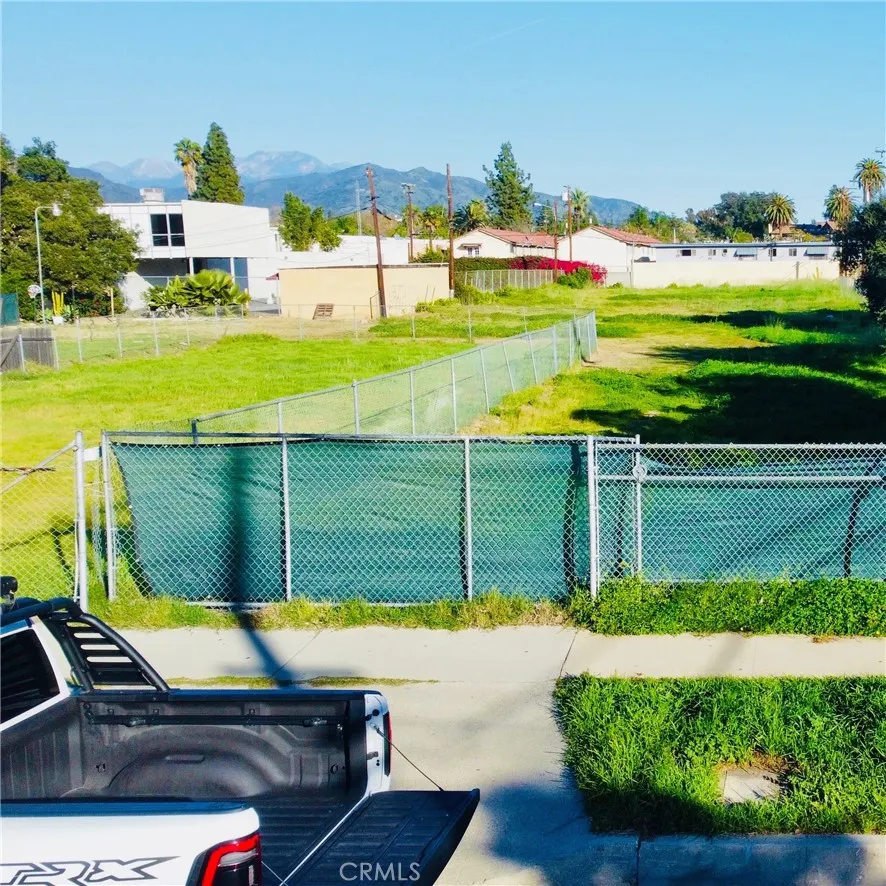 518 E Foothill Azusa, CA 91702