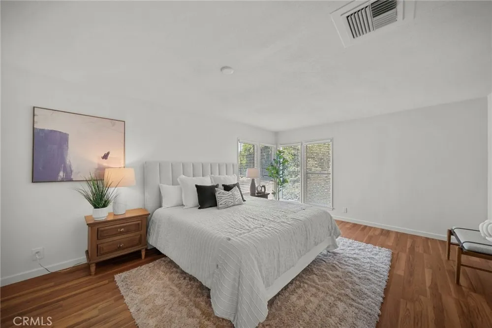 10106 Petit North Hills, CA 91343