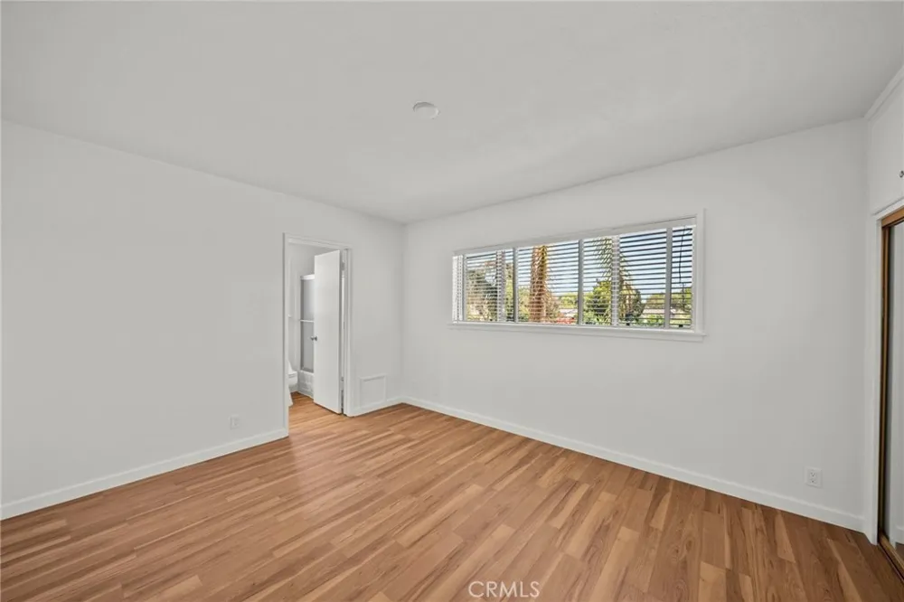 10106 Petit North Hills, CA 91343