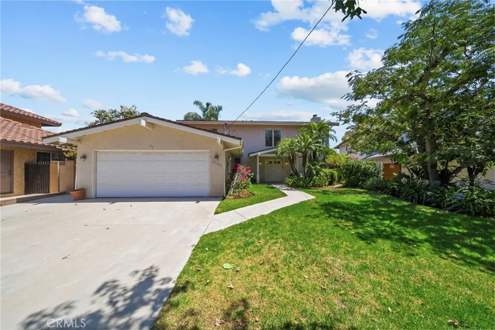 10106 Petit North Hills, CA 91343