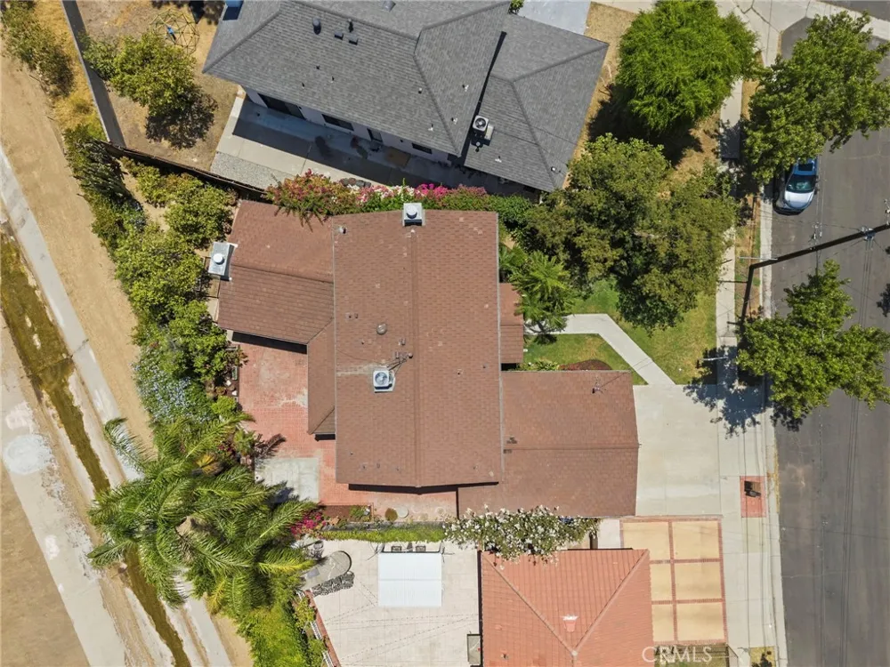 10106 Petit North Hills, CA 91343