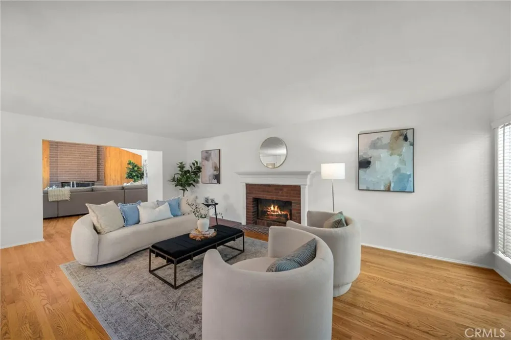 10106 Petit North Hills, CA 91343