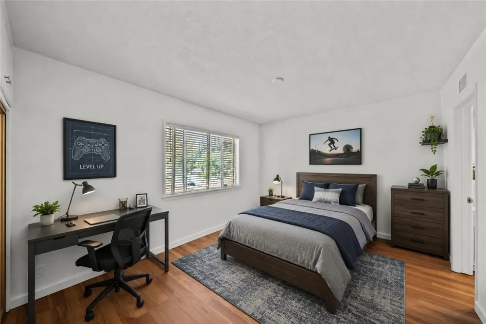 10106 Petit North Hills, CA 91343