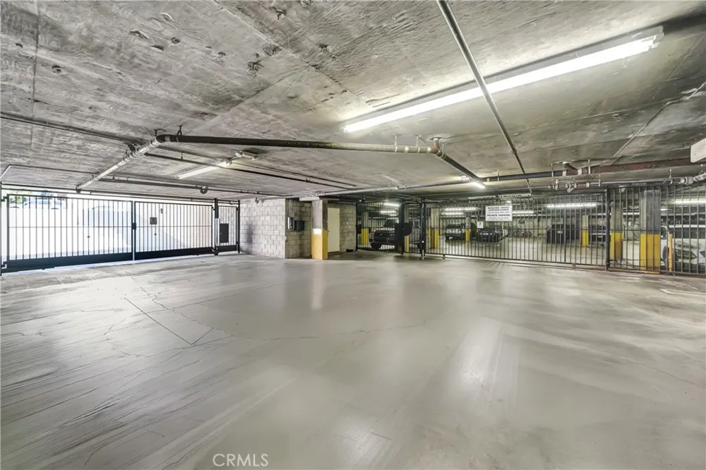 4477 Woodman Avenue #305 Sherman Oaks, CA 91423