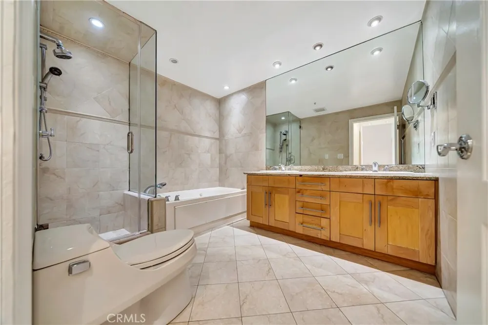 4477 Woodman Avenue #305 Sherman Oaks, CA 91423
