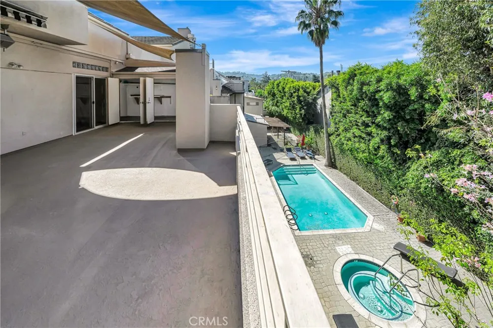 4477 Woodman Avenue #305 Sherman Oaks, CA 91423