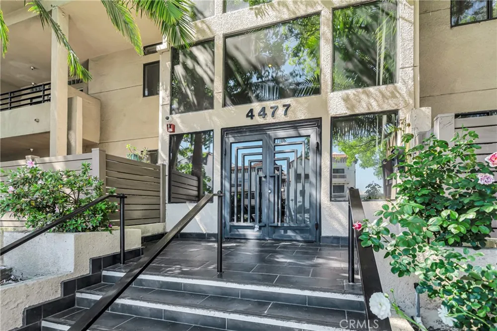 4477 Woodman Avenue #305 Sherman Oaks, CA 91423