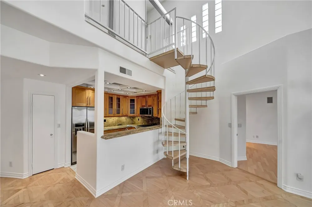 4477 Woodman Avenue #305 Sherman Oaks, CA 91423