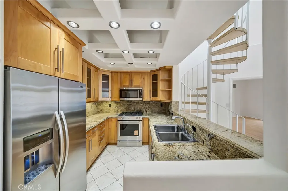 4477 Woodman Avenue #305 Sherman Oaks, CA 91423