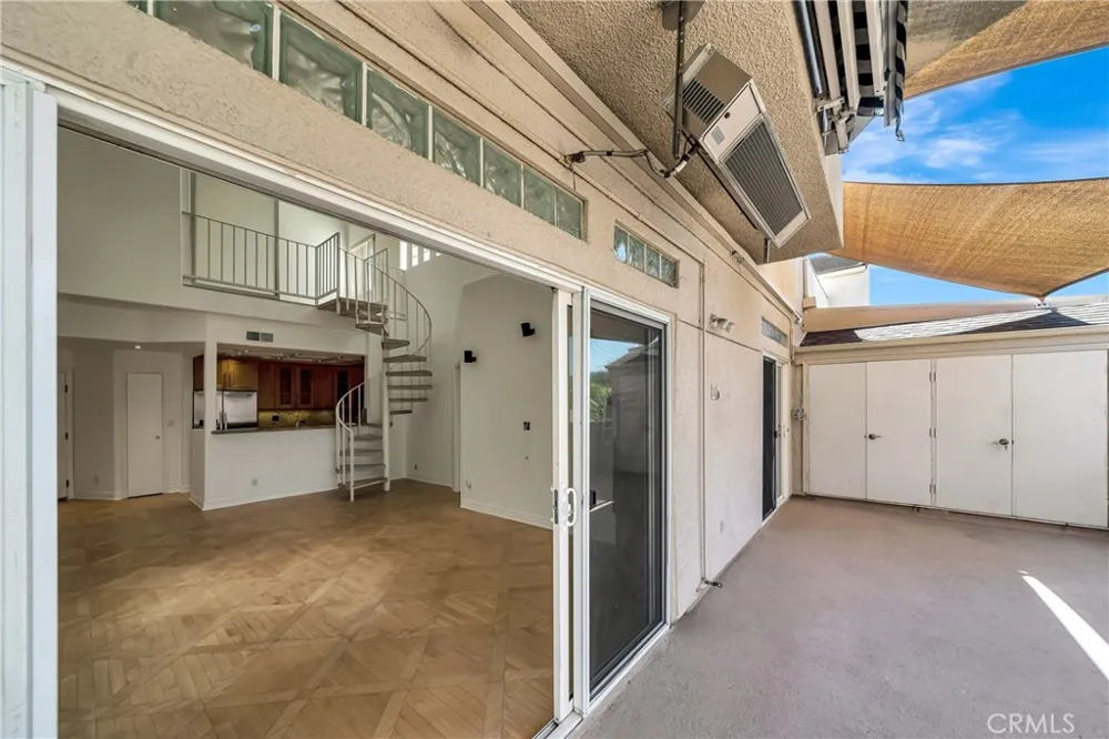 4477 Woodman Avenue #305 Sherman Oaks, CA 91423