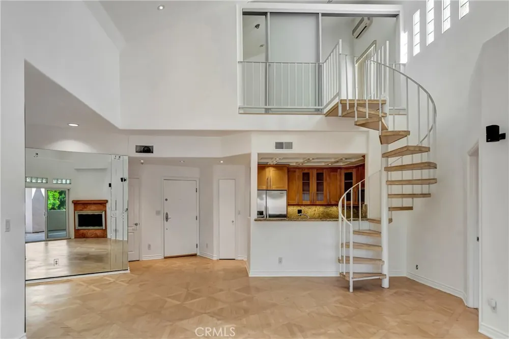 4477 Woodman Avenue #305 Sherman Oaks, CA 91423
