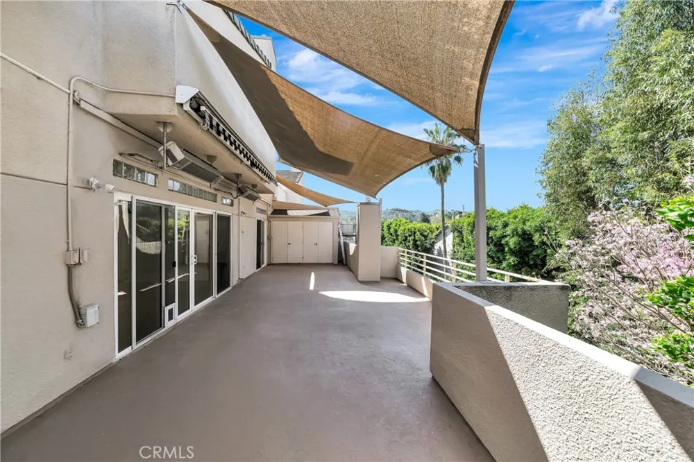 4477 Woodman Avenue #305 Sherman Oaks, CA 91423