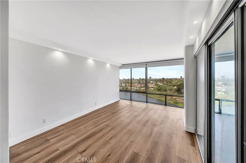 4316 Marina City Drive #227 Marina del Rey, CA 90292