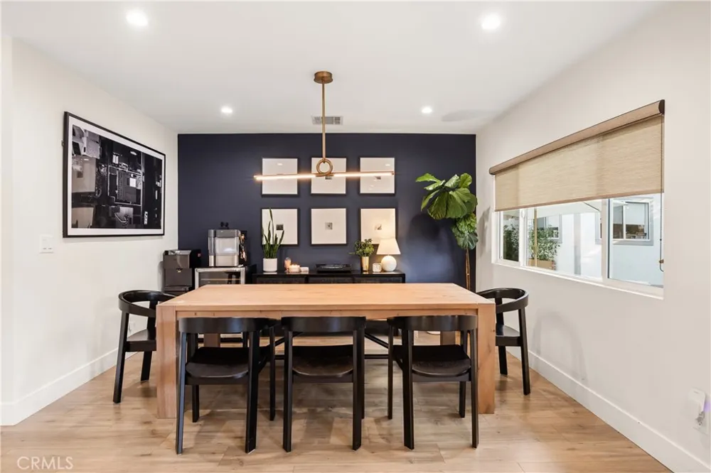 7247 Genesta Lake Balboa, CA 91406