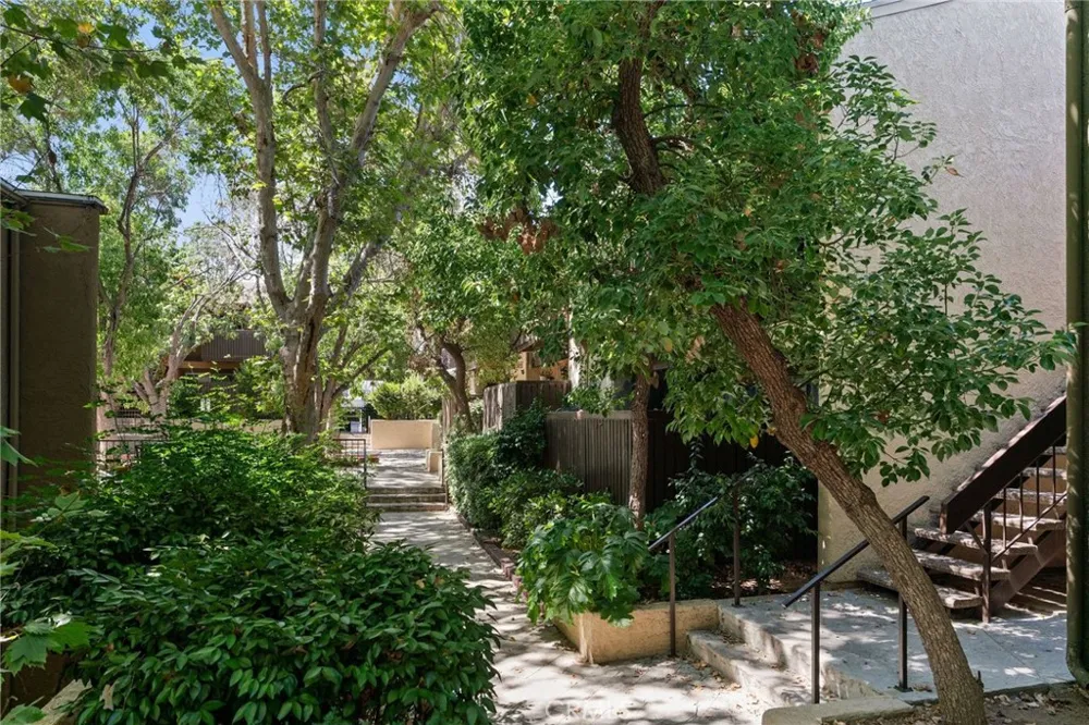 18350 Hatteras Street #267 Tarzana, CA 91356