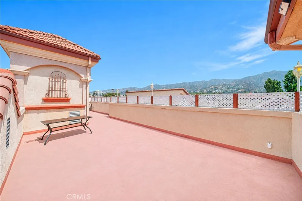 421 E Santa Anita #301 Burbank, CA 91501