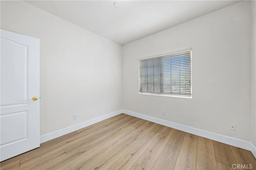 421 E Santa Anita #301 Burbank, CA 91501
