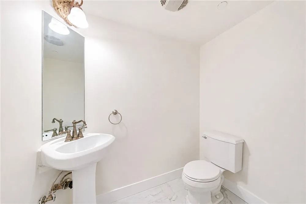 421 E Santa Anita #301 Burbank, CA 91501