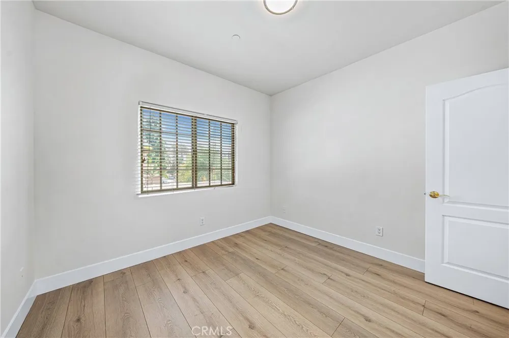 421 E Santa Anita #301 Burbank, CA 91501